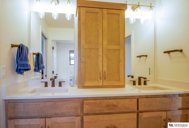 12505 Pheasant Run Circle, Papillion, NE 68046