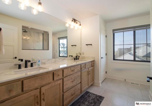 12505 Pheasant Run Circle, Papillion, NE 68046