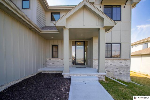 12505 Pheasant Run Circle, Papillion, NE 68046