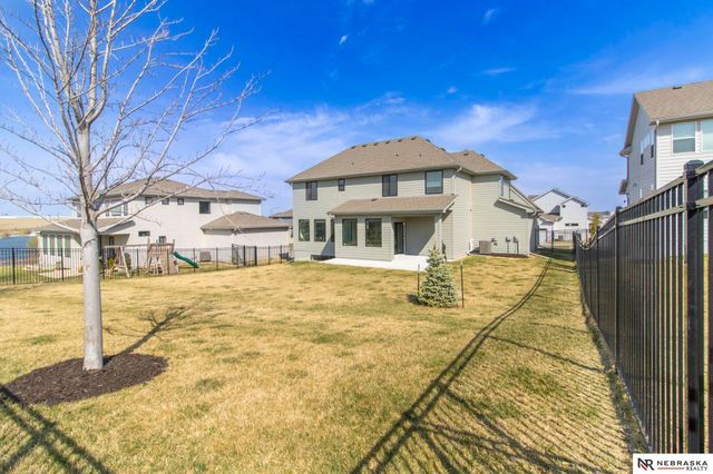 12505 Pheasant Run Circle, Papillion, NE 68046