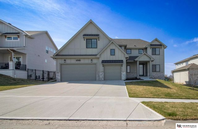 12505 Pheasant Run Circle, Papillion, NE 68046