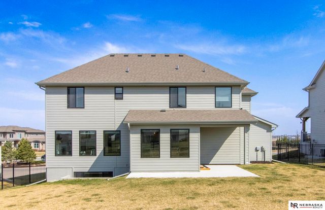 12505 Pheasant Run Circle, Papillion, NE 68046