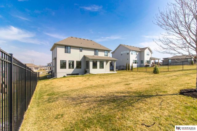 12505 Pheasant Run Circle, Papillion, NE 68046