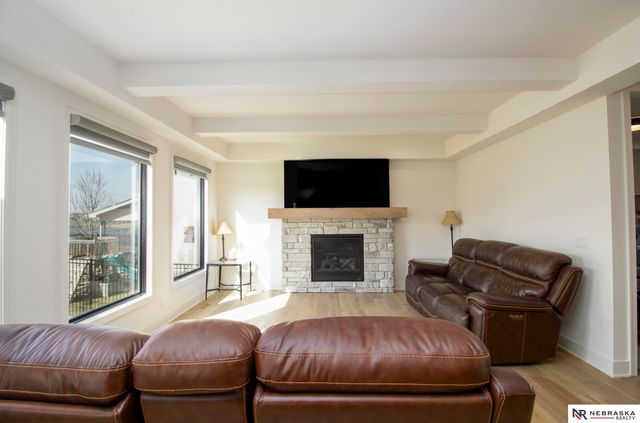 12505 Pheasant Run Circle, Papillion, NE 68046