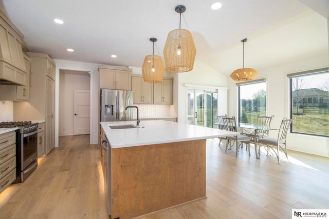 12505 Pheasant Run Circle, Papillion, NE 68046