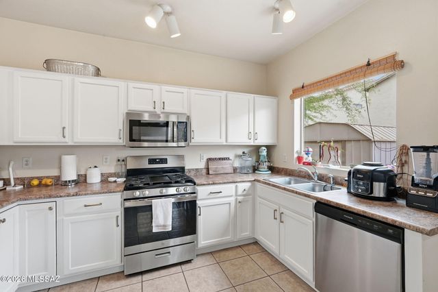 151 E Camino Limon Verde, Sahuarita, AZ 85629