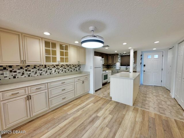 3845 S Atlantic Ave Apt 1, Daytona Beach Shores, FL 32118