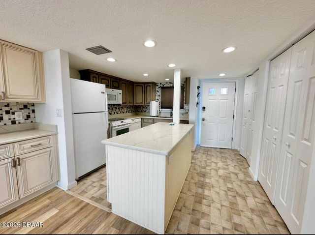 3845 S Atlantic Ave Apt 1, Daytona Beach Shores, FL 32118
