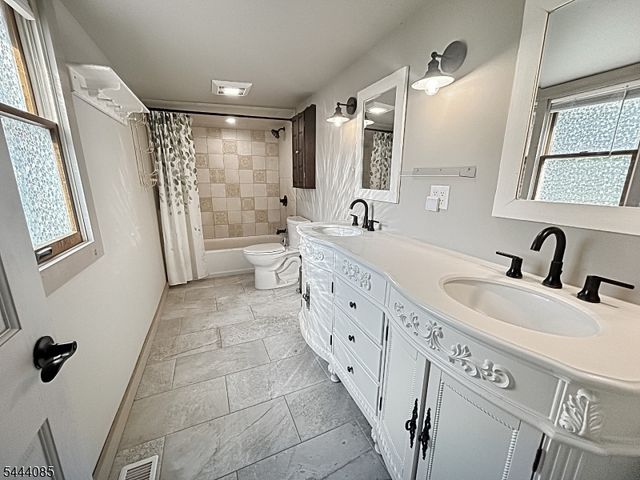 79 Lake Wallkill Rd, Vernon Twp., NJ 07461