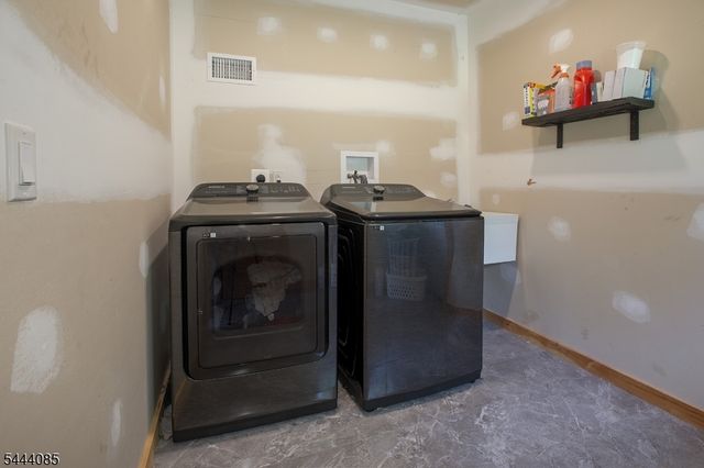 79 Lake Wallkill Rd, Vernon Twp., NJ 07461
