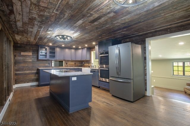 79 Lake Wallkill Rd, Vernon Twp., NJ 07461