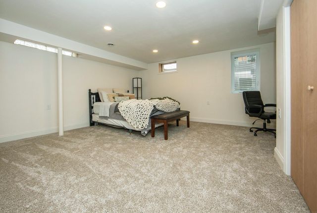 107 Crestwood Ave, Waverly, IA 50677