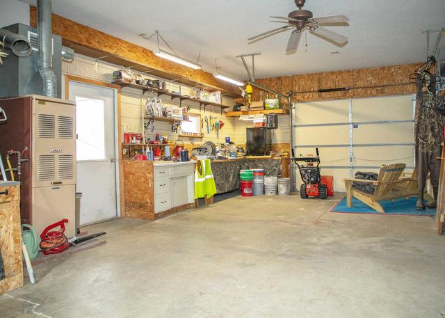 107 Crestwood Ave, Waverly, IA 50677