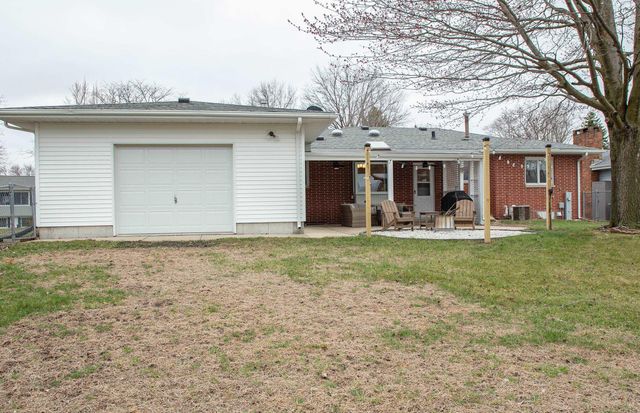 107 Crestwood Ave, Waverly, IA 50677