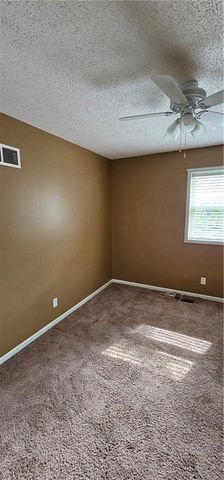 1819 S STAGECOACH Drive, Olathe, KS 66062