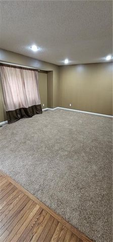 1819 S STAGECOACH Drive, Olathe, KS 66062