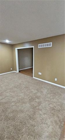 1819 S STAGECOACH Drive, Olathe, KS 66062