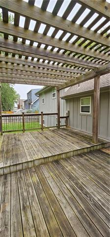 1819 S STAGECOACH Drive, Olathe, KS 66062