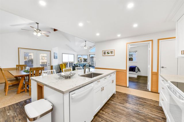 4123 Pelican Lane, Galveston, TX 77554