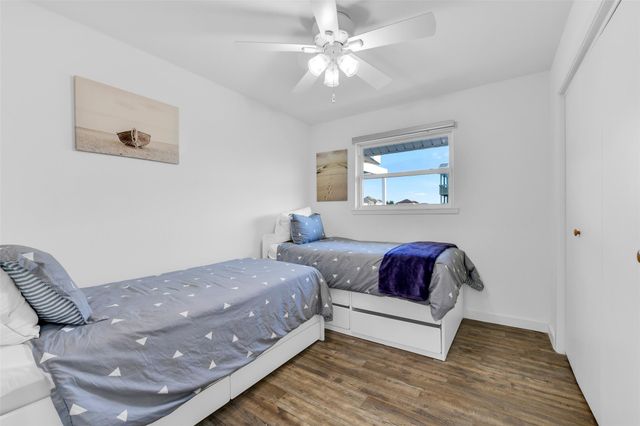 4123 Pelican Lane, Galveston, TX 77554