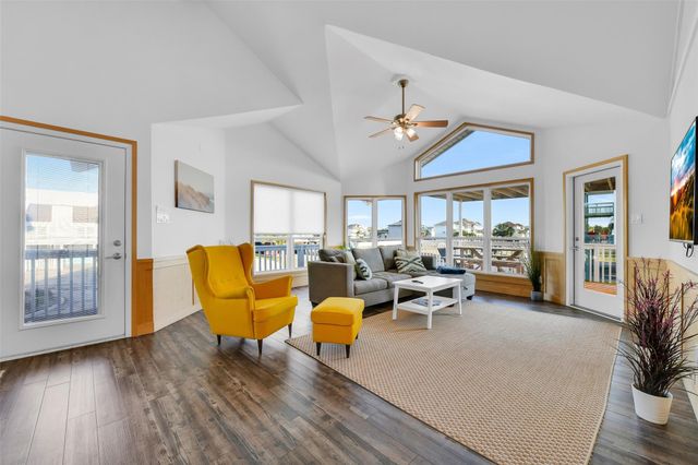 4123 Pelican Lane, Galveston, TX 77554