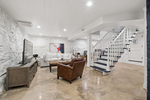 134 Spring Valley Rd, Nashville, TN 37214