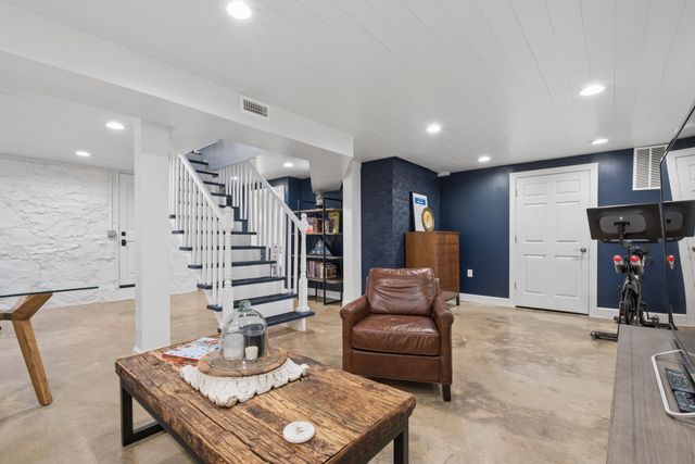 134 Spring Valley Rd, Nashville, TN 37214