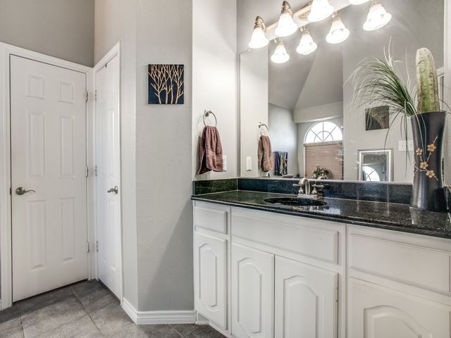 621 Buelwood Court, Desoto, TX 75115