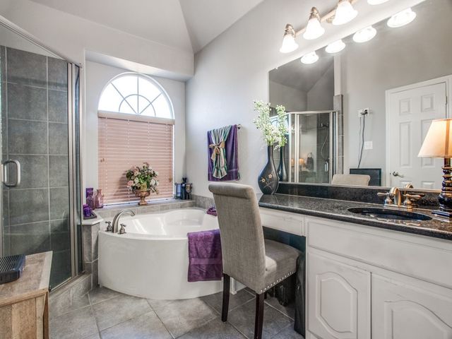 621 Buelwood Court, Desoto, TX 75115