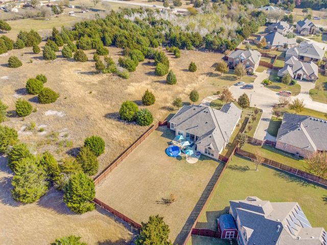 621 Buelwood Court, Desoto, TX 75115