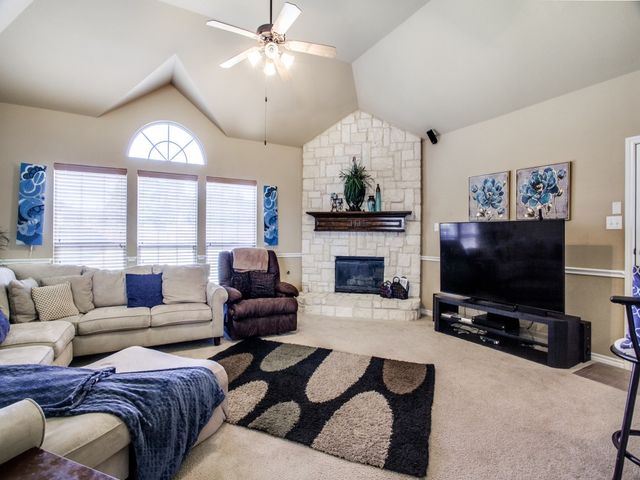 621 Buelwood Court, Desoto, TX 75115