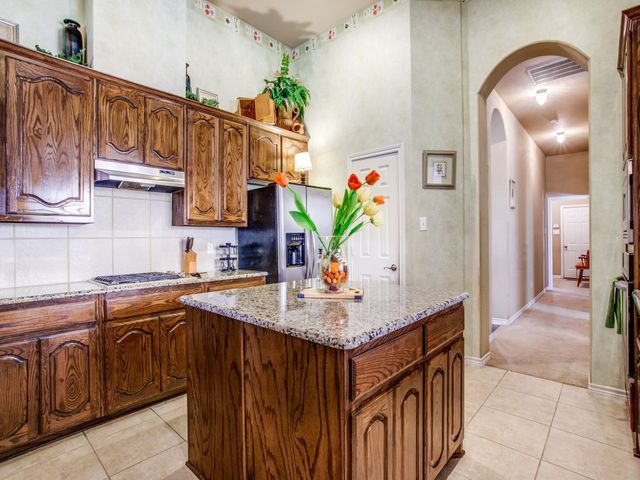 621 Buelwood Court, Desoto, TX 75115