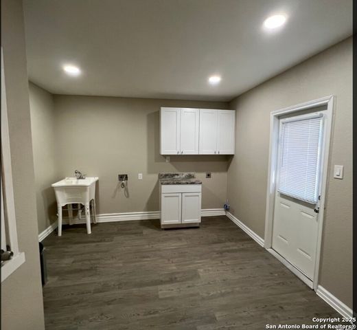 2351 Rigsby, San Antonio, TX 78222