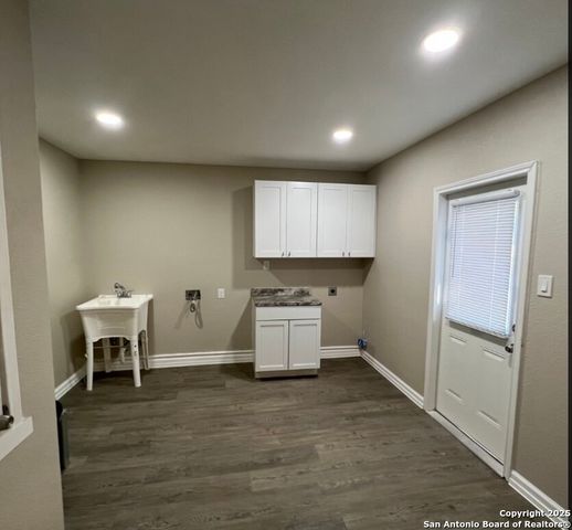 2351 Rigsby, San Antonio, TX 78222
