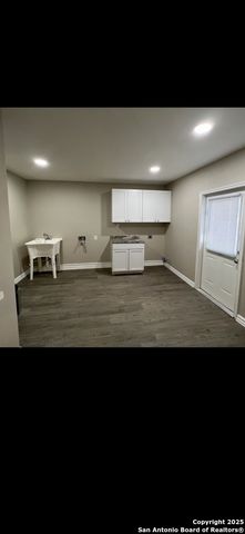 2351 Rigsby, San Antonio, TX 78222
