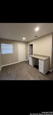 2351 Rigsby, San Antonio, TX 78222