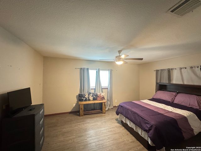 2351 Rigsby, San Antonio, TX 78222