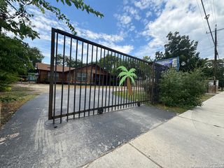 2351 Rigsby, San Antonio, TX 78222