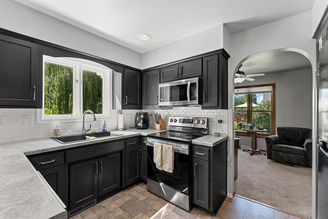 2038 EMERALD DRIVE, Green Bay, WI 54311