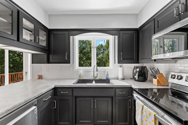 2038 EMERALD DRIVE, Green Bay, WI 54311