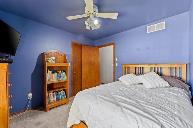 2038 EMERALD DRIVE, Green Bay, WI 54311