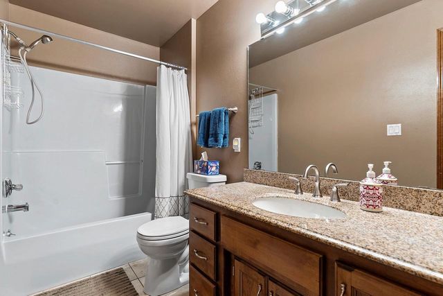 2038 EMERALD DRIVE, Green Bay, WI 54311