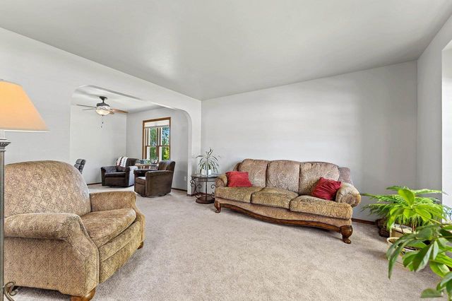 2038 EMERALD DRIVE, Green Bay, WI 54311