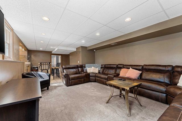 2038 EMERALD DRIVE, Green Bay, WI 54311