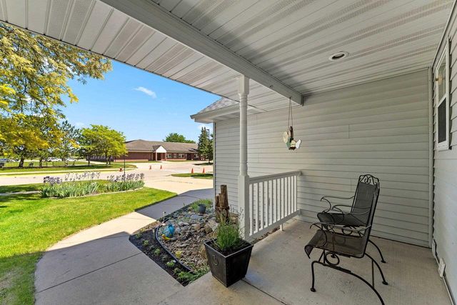 2038 EMERALD DRIVE, Green Bay, WI 54311