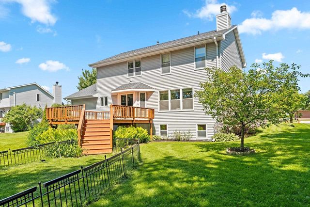 2038 EMERALD DRIVE, Green Bay, WI 54311