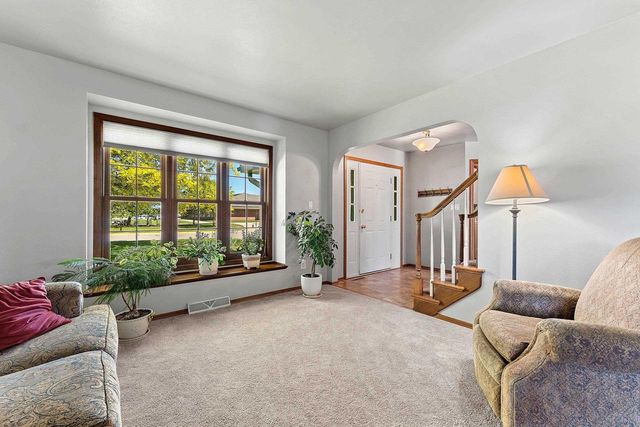 2038 EMERALD DRIVE, Green Bay, WI 54311
