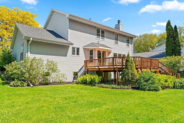 2038 EMERALD DRIVE, Green Bay, WI 54311