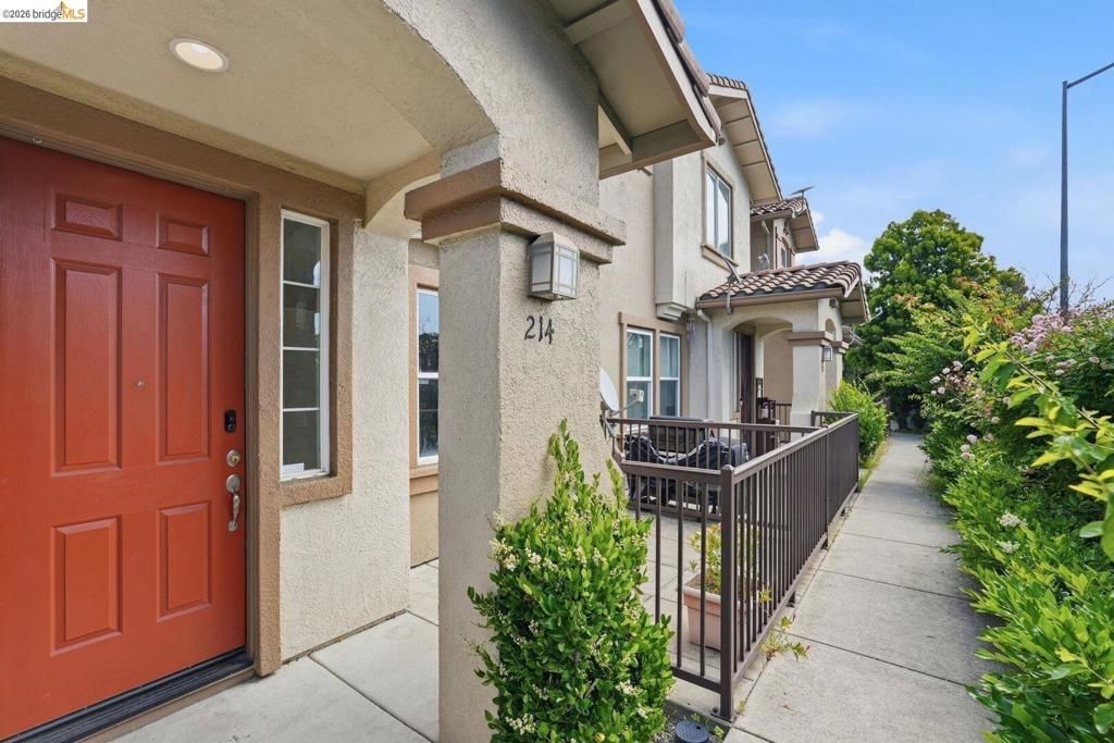 Image 1 of property listing at 214 Carmel ST, San Pablo, CA 94806
