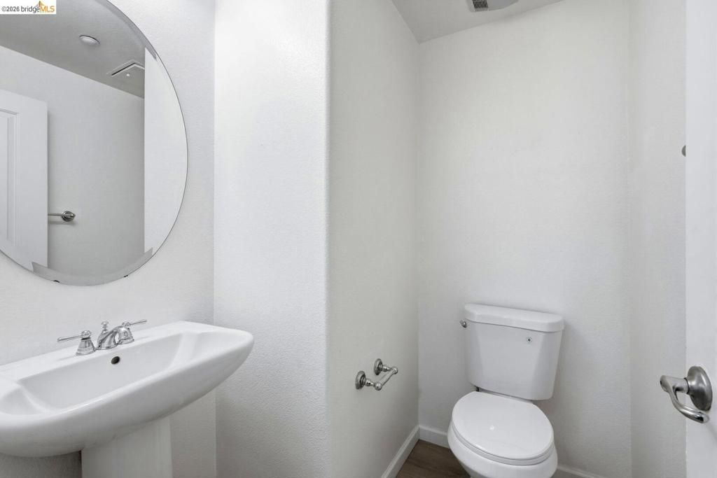 Image 13 of property listing at 214 Carmel ST, San Pablo, CA 94806